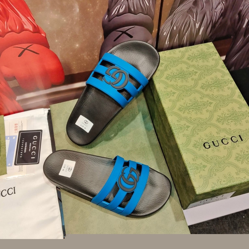G*u*i slippers